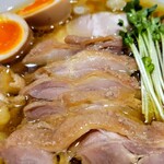 手打 親鶏中華そば 綾川 - 親鶏中華そば、チャーシュー親もも、親かわ、煮卵