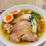 手打 親鶏中華そば 綾川 - 親鶏中華そば、チャーシュー親もも、親かわ、煮卵