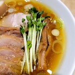 手打 親鶏中華そば 綾川 - 親鶏中華そば、チャーシュー親もも、親かわ、煮卵