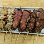 菊乃家本店 - (左から)シロ、レバ、タン