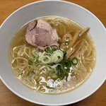 中華蕎麦 とみ田 - 「ラーメン（神保町、大井町流）塩」920円