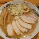 Katsuryuu Taishuumendokoro Makabeya - 特製背脂とんこつラーメン