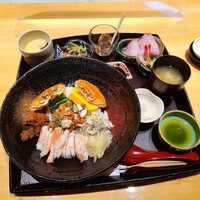越前がに・旬のお料理 らでん - 