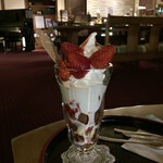 おたる宏楽園 - いちご〆パフェ