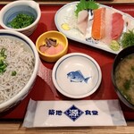 Tsukiji Shokudou Genchan - しらす丼お刺身セット　1188円