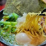 麺屋 要 - 麺リフト　中太麺売り切れで細麺です‼️