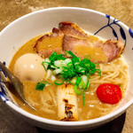 名前のないラーメン屋 - らーめん濃厚スープ味玉トッピング