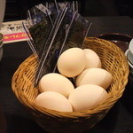 Nippon Sakaba Hichirin - 食べ放題の味海苔と生卵！いいサービスですね！