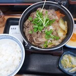 吉野家 - 料理写真:牛すき鍋膳767円、ご飯大盛り無料(2023.1.4)