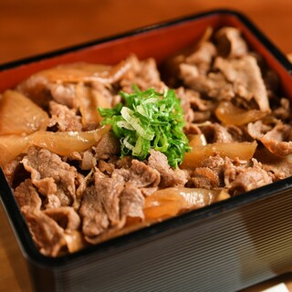 ◎在日本獲得第一的岐阜名產牛“飛彈牛”蓋飯吃。