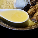 Ame Hayasashiku Nambatsu - 旨味たっぷりの鶏白湯スープ
