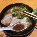 あなたの心を鷲掴み - 鷲掴みとんこつ