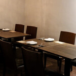 ファイ - テーブル席