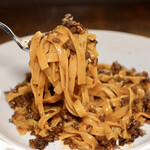 ファイ - マチェライオ風ラグーソースのタリアッテレ