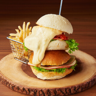 Our store's top pick! "Mt.SHIGA Burger" and "Double Curry"