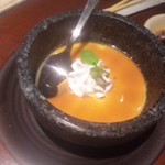 いろはにほへと - 石窯のプリン。冷製で、食感が本格的。そこまで深くないですが、ちょうどいい量で食べやすい。