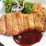 あほだら亭 - トンカツ、付け合せの野菜がいつもと違いますね。