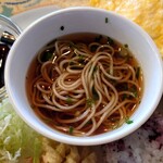 コットン - ○煮麺
味醂の効いてる出汁醤油味となる。