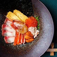 豪華海鮮丼