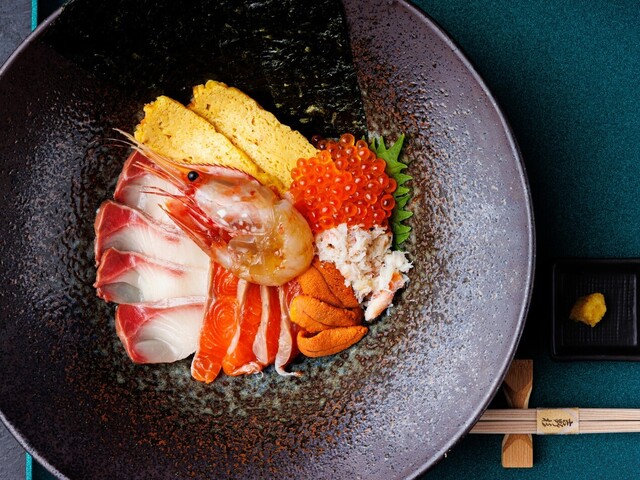 豪華海鮮丼