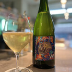 Sandaimetanaka Shouten - ◯白ワイン／W(ﾀﾞﾌﾞﾘｭｰ)¥ask…大阪府交野(ｶﾀﾉ)市のPAPA◯FARMさんの手がける、地元の神宮寺ぶどうから作られたワインだそう。(醸造は奈良県の木谷ワイナリー)微発泡の白ワイン。
