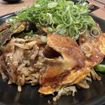 広島流お好み焼 大福 - 牛スジコン入りネギ肉玉そば ¥1,400(税込)