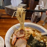 麺屋 悠 - 麺は悠の特徴となる、大栄食品のストレートな細麺