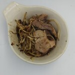 野沢羊肉店 - ラム肉(モヤシは別売、焼いた後)