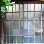 武蔵屋 - 渋い入り口