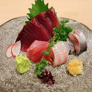 季節を感じる旬のお刺身や野菜を味わえるコースは、特別な日にも