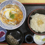 Mitsuwa - カツ丼と並盛おじらしうどん