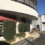 カフェ ド プリエ - 駐車場は5台くらい停められそうです