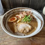Oosugi Seimen - 鶏×魚 和風ラーメン＋煮卵(850円＋50円、斜め上から)
