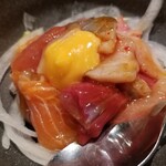 Sushi Sake Saka Na Sugi Dama - 海鮮ユッケ ウニマヨ