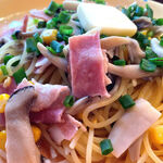 トラットリア パッキーノ - 具は、ベーコン、エリンギ、シメジ、コーン、万能ねぎ。。。