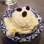 メコン - もち米入りココナッツアイスクリーム。