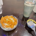 アースカフェ - サラダとアイスチャイ