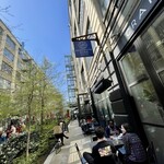 BROOKLYN KURA - ブルックリン・クラ前の中庭。