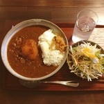 えぷろん茶屋 - 生ウコンカレー。ご飯少なめカレーたっぷり。