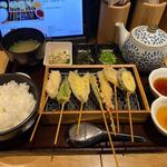Kushi Tempura Yaki Shourompou Shokudou Maruni - 定番串天ぷら定食は１０８０円でした。
                         