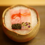 銀座 小十 - 鮪キャビア　鰤大根おろし