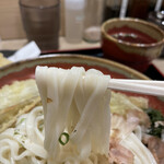 本格派博多うどん はし田たい吉 - 冷やしだと適度なコシとなめらかな舌触り