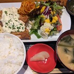Taishuu Tsugutsugu Kicchin - チキンナンバン定食。1,380円なり
                        