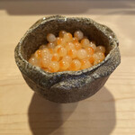 登喜和鮨 - 新発田梶川産鮭の出汁茹でととまめ