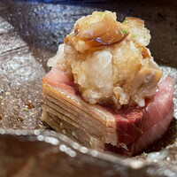 登喜和鮨 新発田本店 - 佐渡産寒鰤 腹側炭炙りなめ子おろし