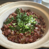 家寶 跳龍門 - 香港式腸詰と干し豚肉の土鍋ご飯 家寶 跳龍門 - 香港式腸詰と干し豚肉の土鍋ご飯