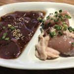 神保町食肉センター - レバー、麹鶏