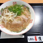 麺屋 まる - 「広島ラーメン」（680円）