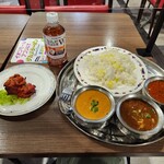 Hararu do sa biriyani - 三種のカレー