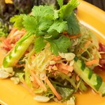 Green papaya salad [Somtam]
